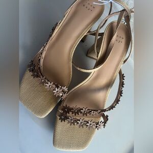 NWT women’s a new day canvas heels